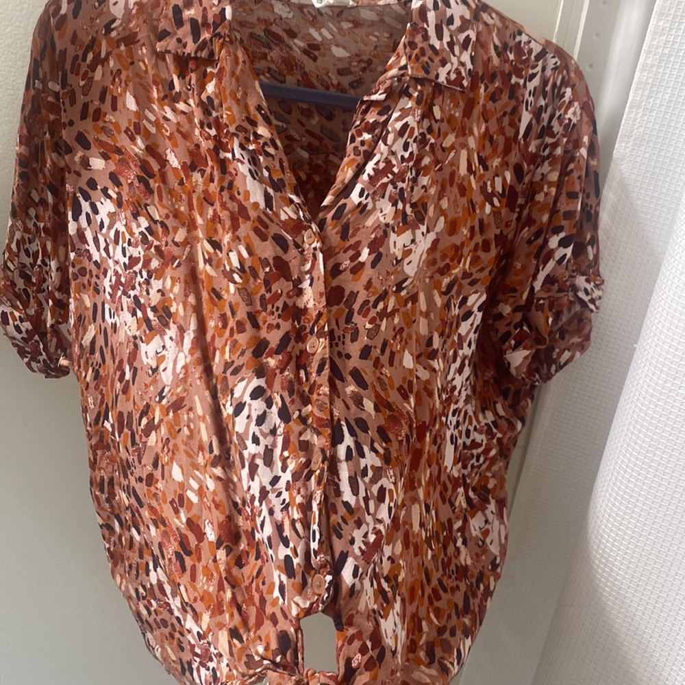 Beach lunch lounge multi color tied blouse. Size Large